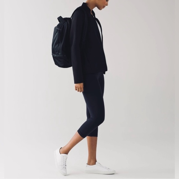 Lululemon Align Crop *19” Black | Rare Original 2017 Edition | Size 4 - Picture 3 of 8